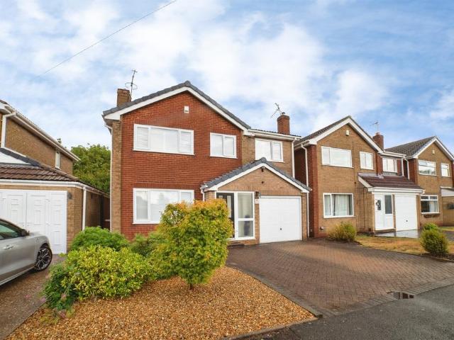 4 bedroom detached house for sale