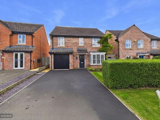 4 bedroom detached house for sale