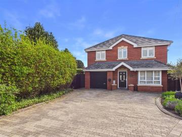 House for sale in Burhill - Garden, Gym