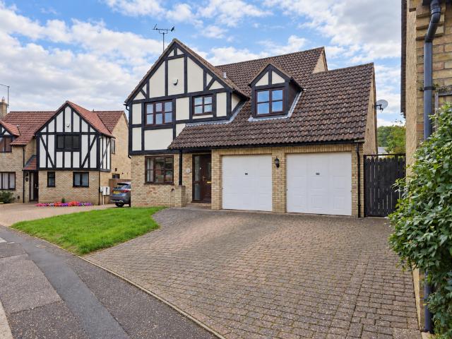 4 bedroom detached house for sale