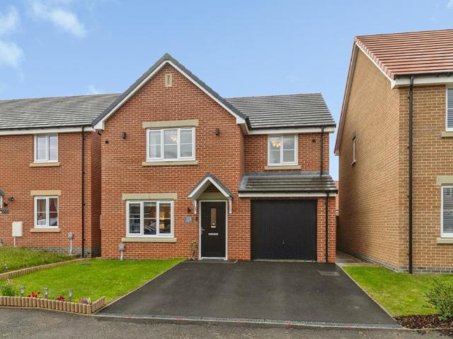 4 bedroom detached house for sale