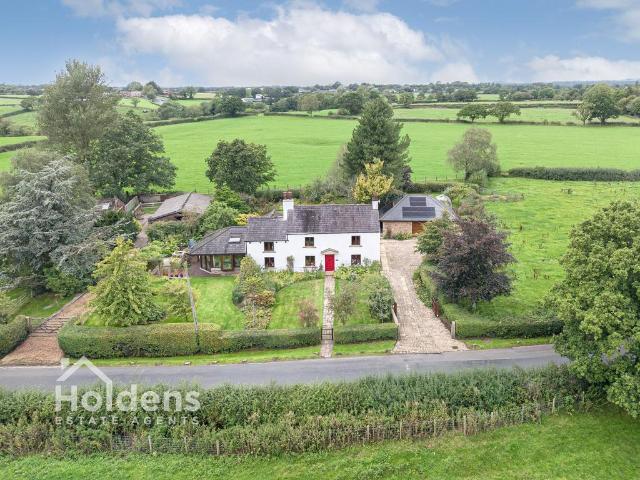 4 bedroom detached house for sale