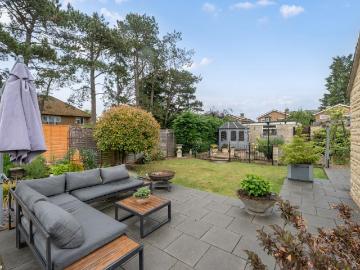 House for sale in Carterton