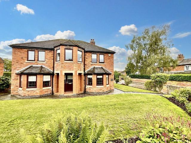 4 bedroom detached house for sale