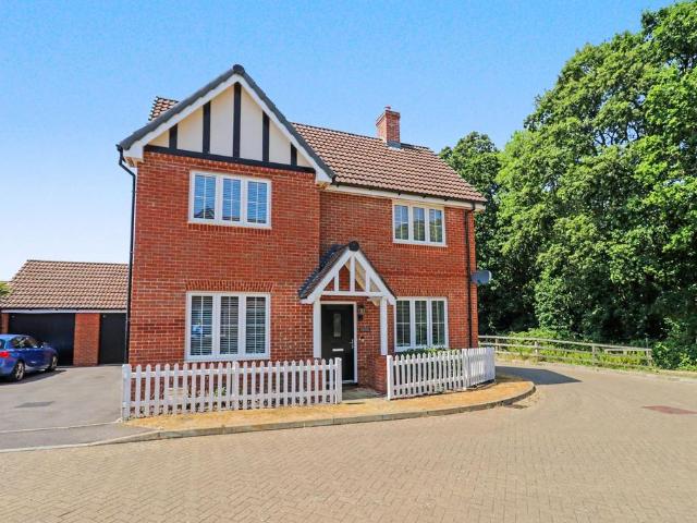 4 bedroom detached house for sale