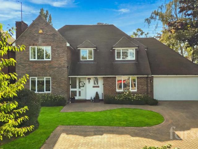 4 bedroom detached house for sale