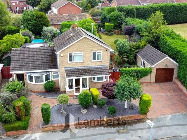 4 bedroom detached house for sale