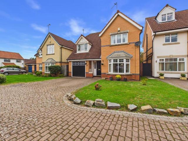 4 bedroom detached house for sale