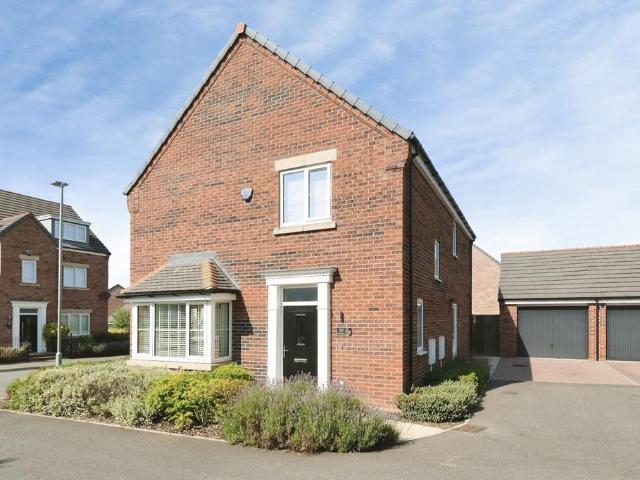 4 bedroom detached house for sale