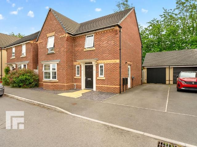 4 bedroom detached house for sale