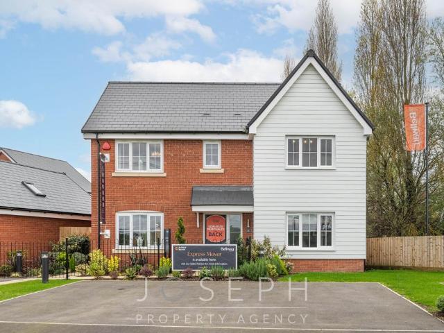 4 bedroom detached house for sale