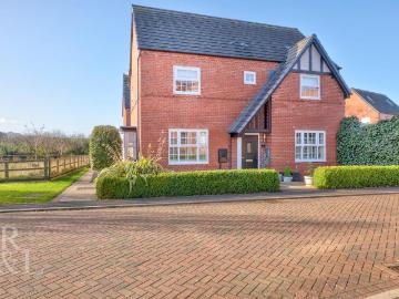 4 bedroom detached house for sale