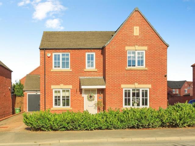 4 bedroom detached house for sale
