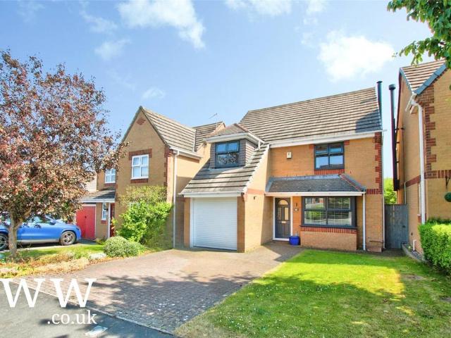 4 bedroom detached house for sale