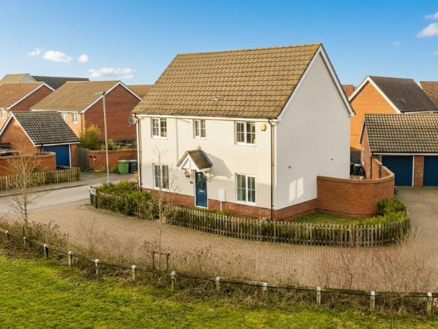 4 bedroom detached house for sale