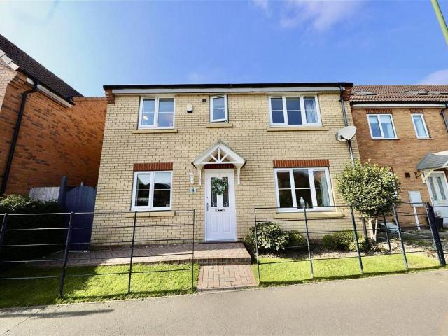 4 bedroom detached house for sale