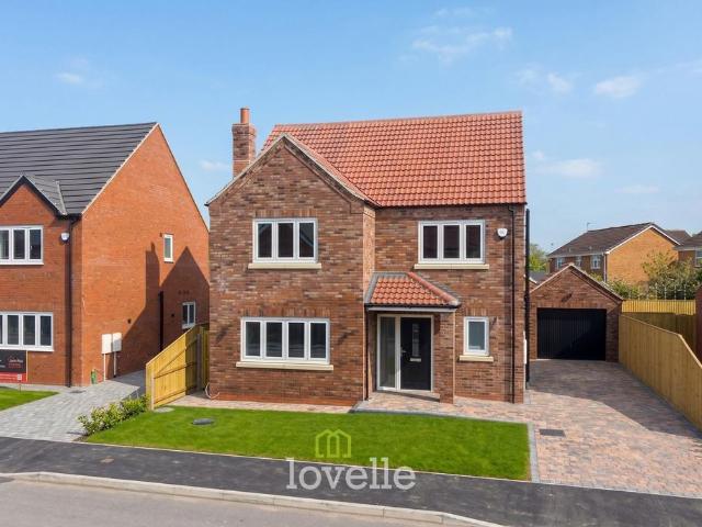 4 bedroom detached house for sale