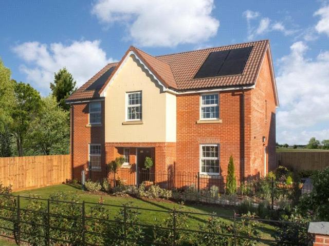 4 bedroom detached house for sale
