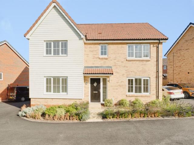 4 bedroom detached house for sale