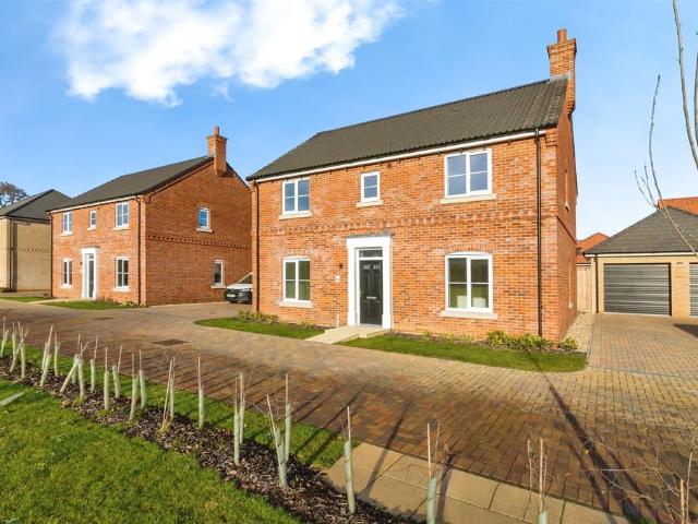 4 bedroom detached house for sale