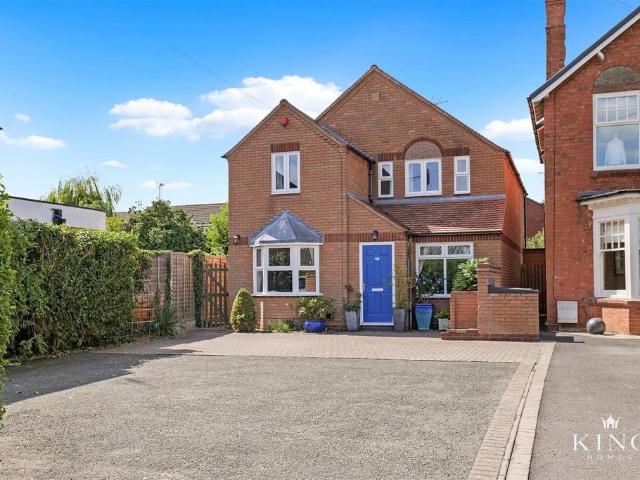 4 bedroom detached house for sale