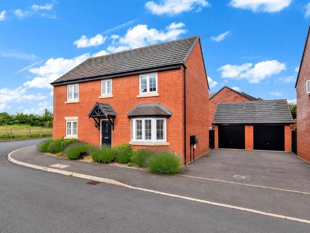 4 bedroom detached house for sale