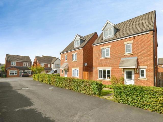 4 bedroom detached house for sale