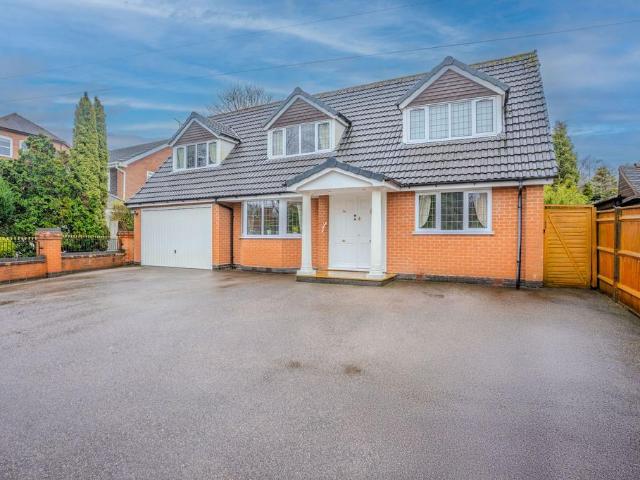 4 bedroom detached house for sale