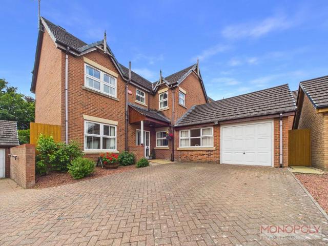 4 bedroom detached house for sale