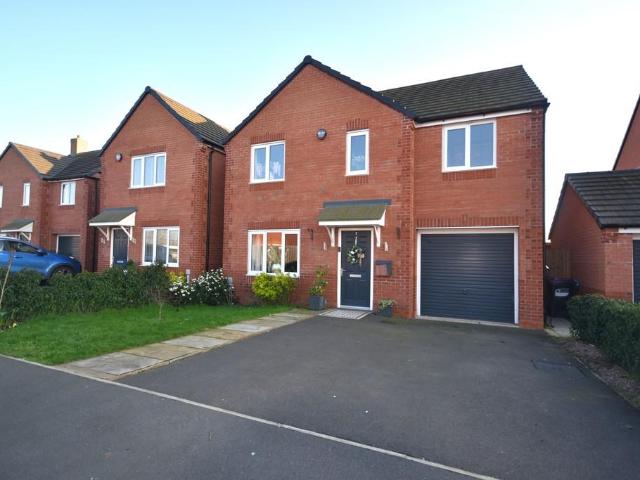 4 bedroom detached house for sale