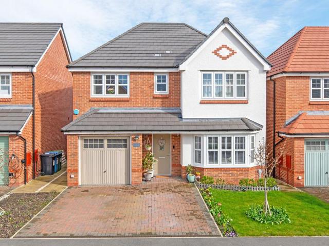 4 bedroom detached house for sale