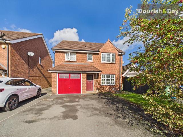 4 bedroom detached house for sale