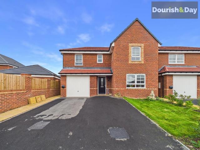 4 bedroom detached house for sale