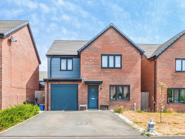 4 bedroom detached house for sale