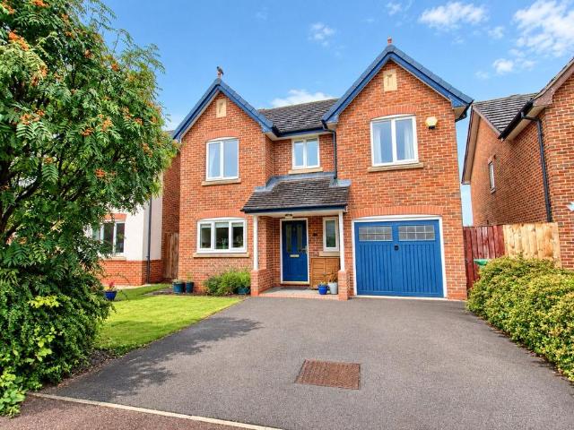 4 bedroom detached house for sale
