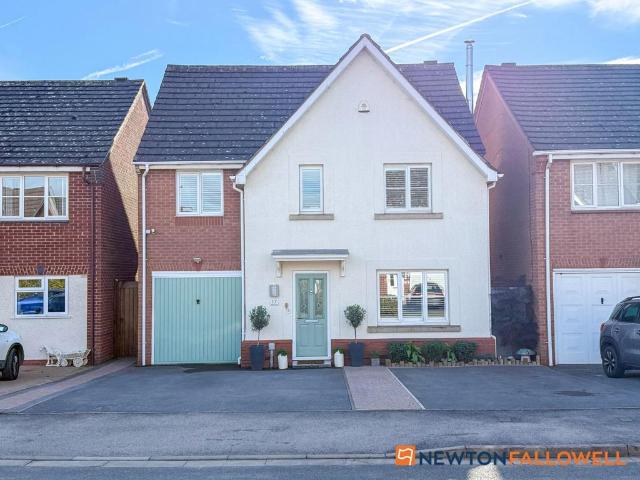 4 bedroom detached house for sale