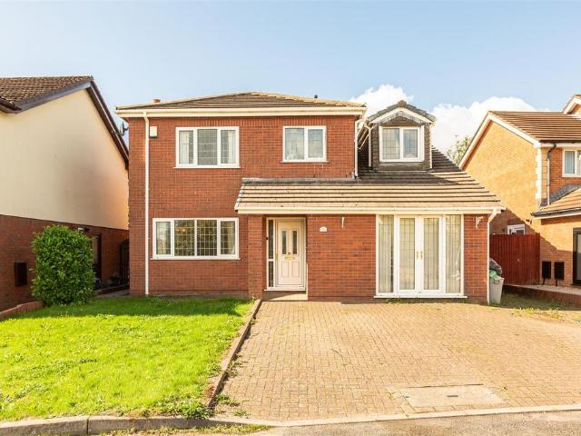 4 bedroom detached house for sale