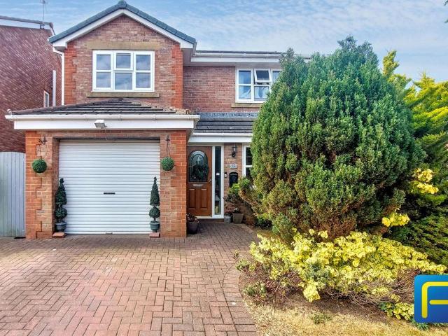 4 bedroom detached house for sale