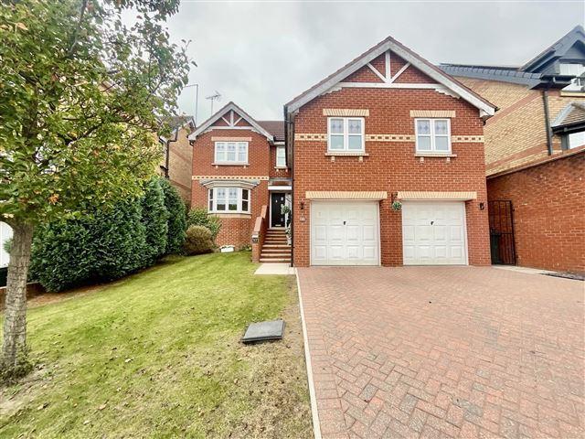 4 bedroom detached house for sale