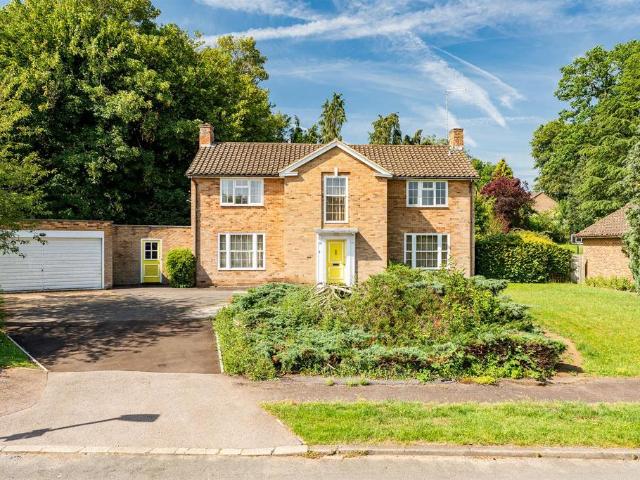 4 bedroom detached house for sale