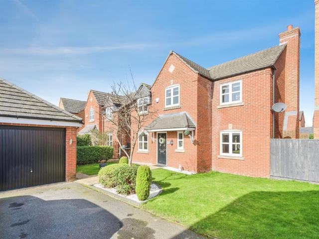4 bedroom detached house for sale