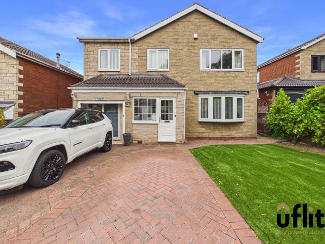 4 bedroom detached house for sale