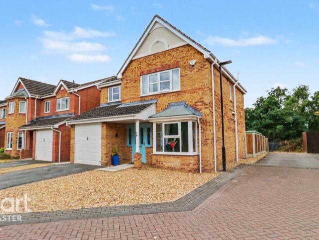 4 bedroom detached house for sale
