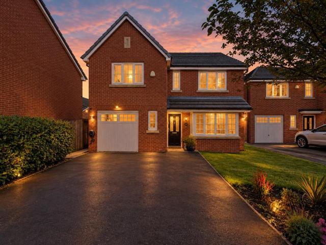 4 bedroom detached house for sale