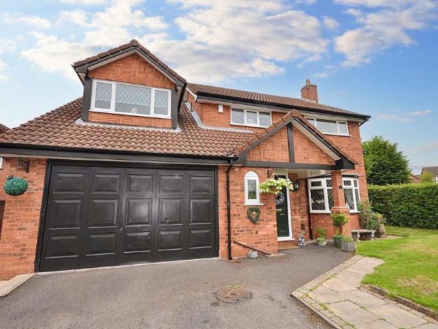 4 bedroom detached house for sale