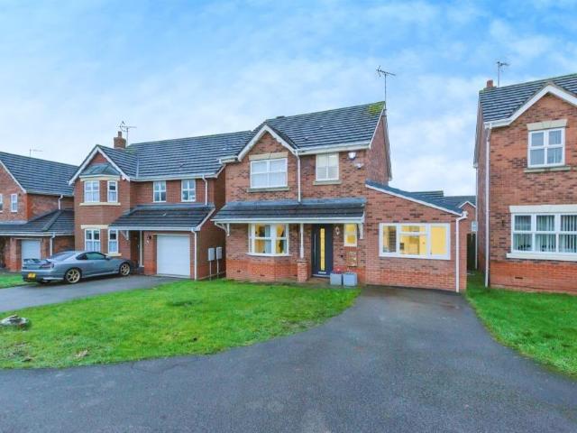 4 bedroom detached house for sale