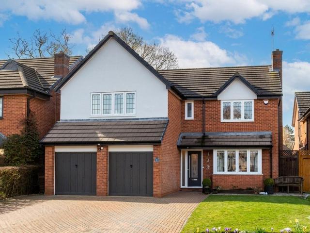 4 bedroom detached house for sale