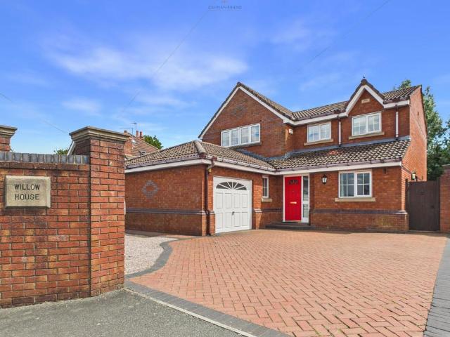 4 bedroom detached house for sale