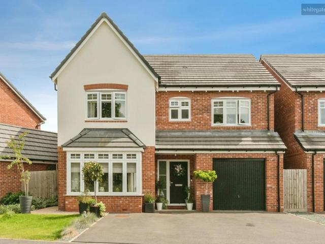 4 bedroom detached house for sale