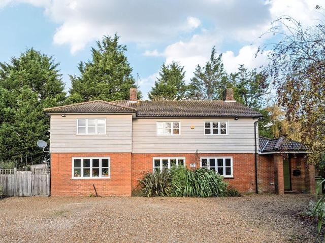 6 bedroom detached house for sale